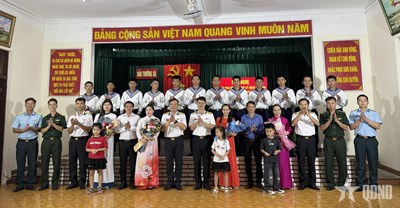 Gallery - 	Phụ nữ Trường Sa, vững tin nơi biển đảo